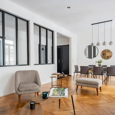 Veeve - Master Of Minimalism Apartment Paris